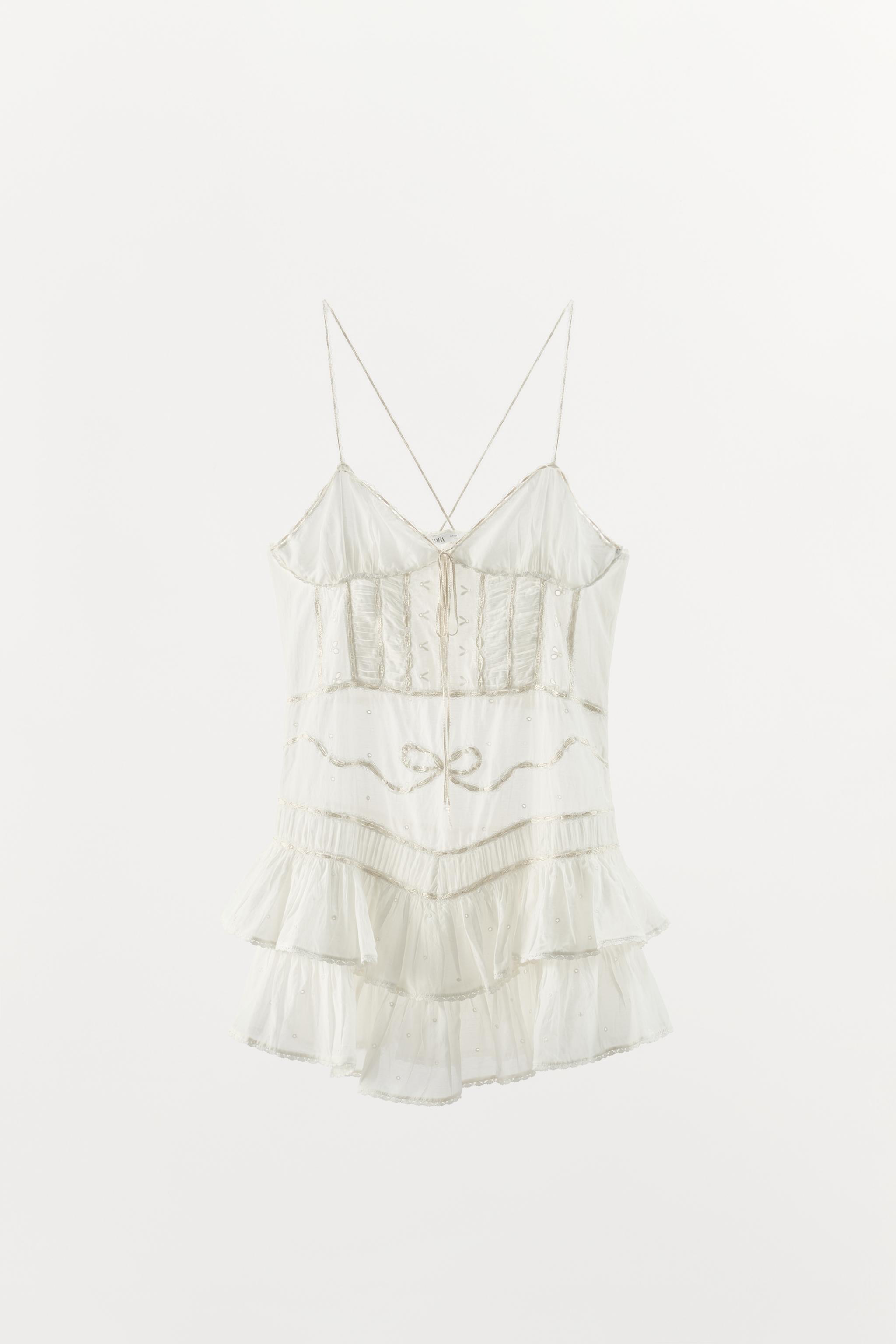 ROBE COURTE À NŒUDS ET VOLANTS