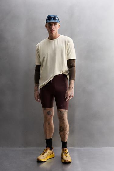 GRAPHIC PRINT T-SHIRT - Ecru by Zara