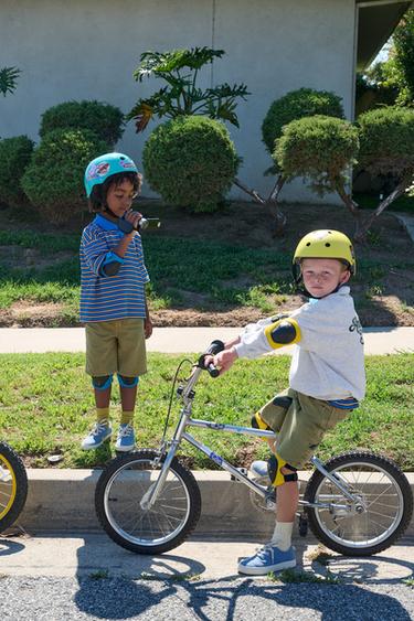 ПОЛО В ПОЛОСКУ ИЗ ТКАНИ С ЭФФЕКТОМ МАХРЫ — ЯРКО-СИНИЙ от Zara