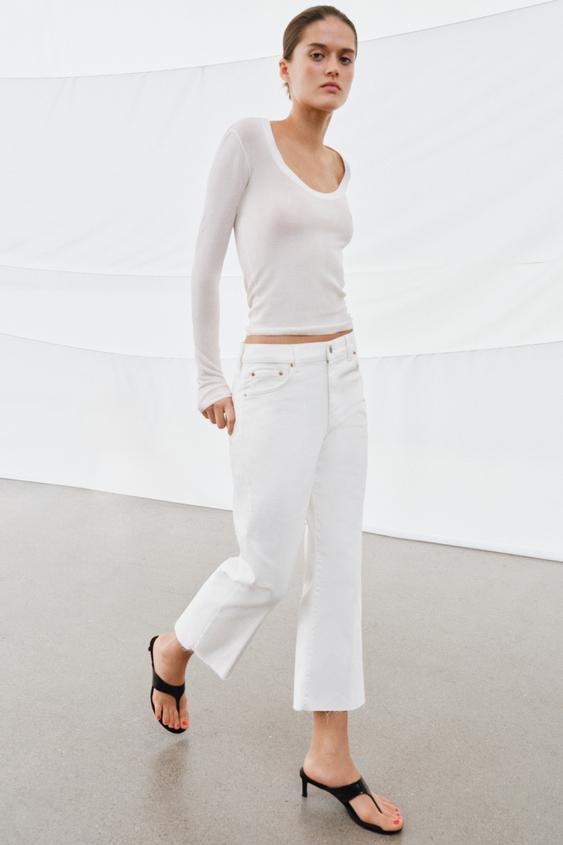 Net Tasker ZW COLLECTION CROPPED FLARE JEANS MED MELLEMHØJ TALJE - Hvid | ZARA Danmark