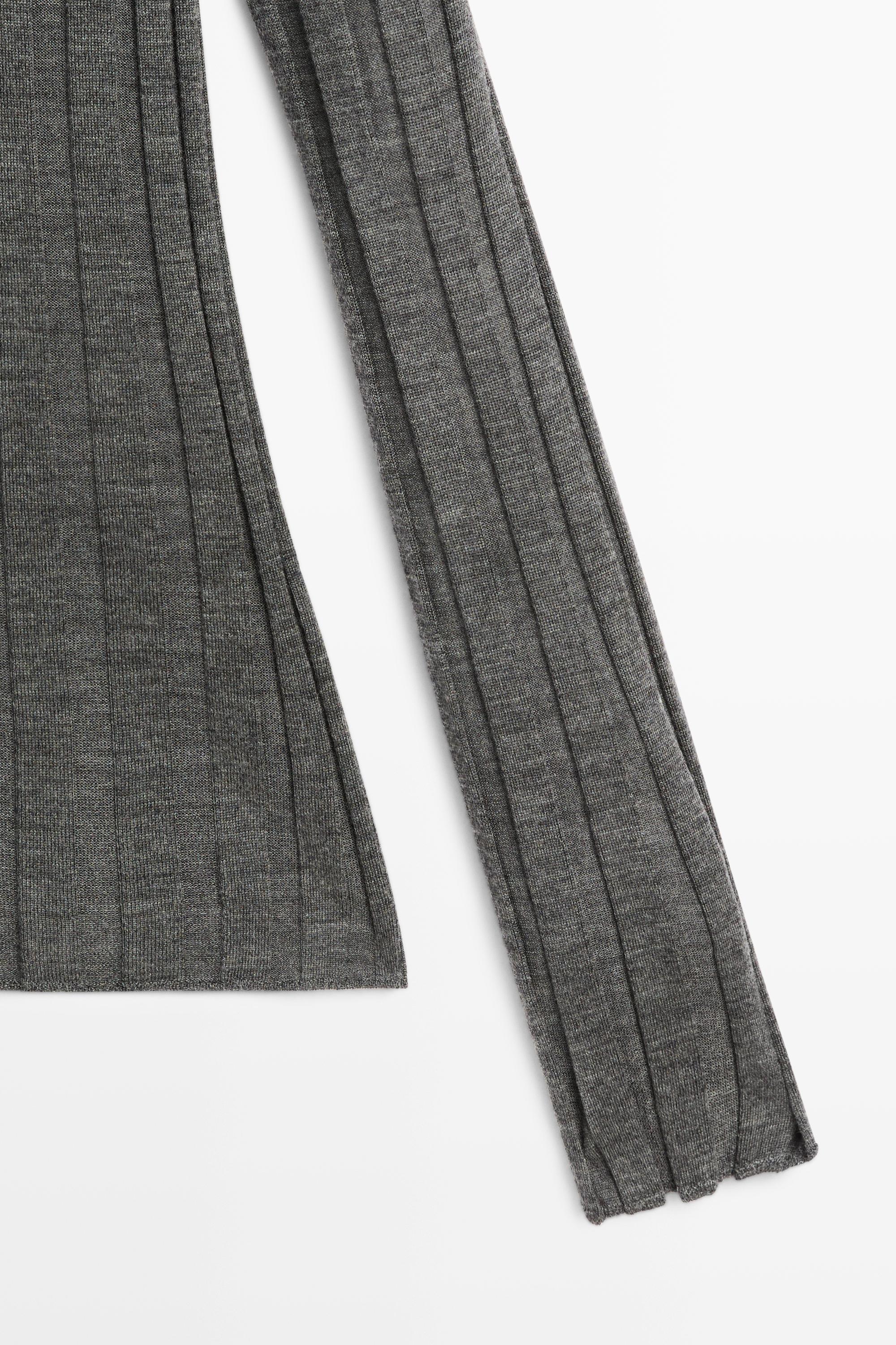 Ribbed mock turtleneck knit sweater