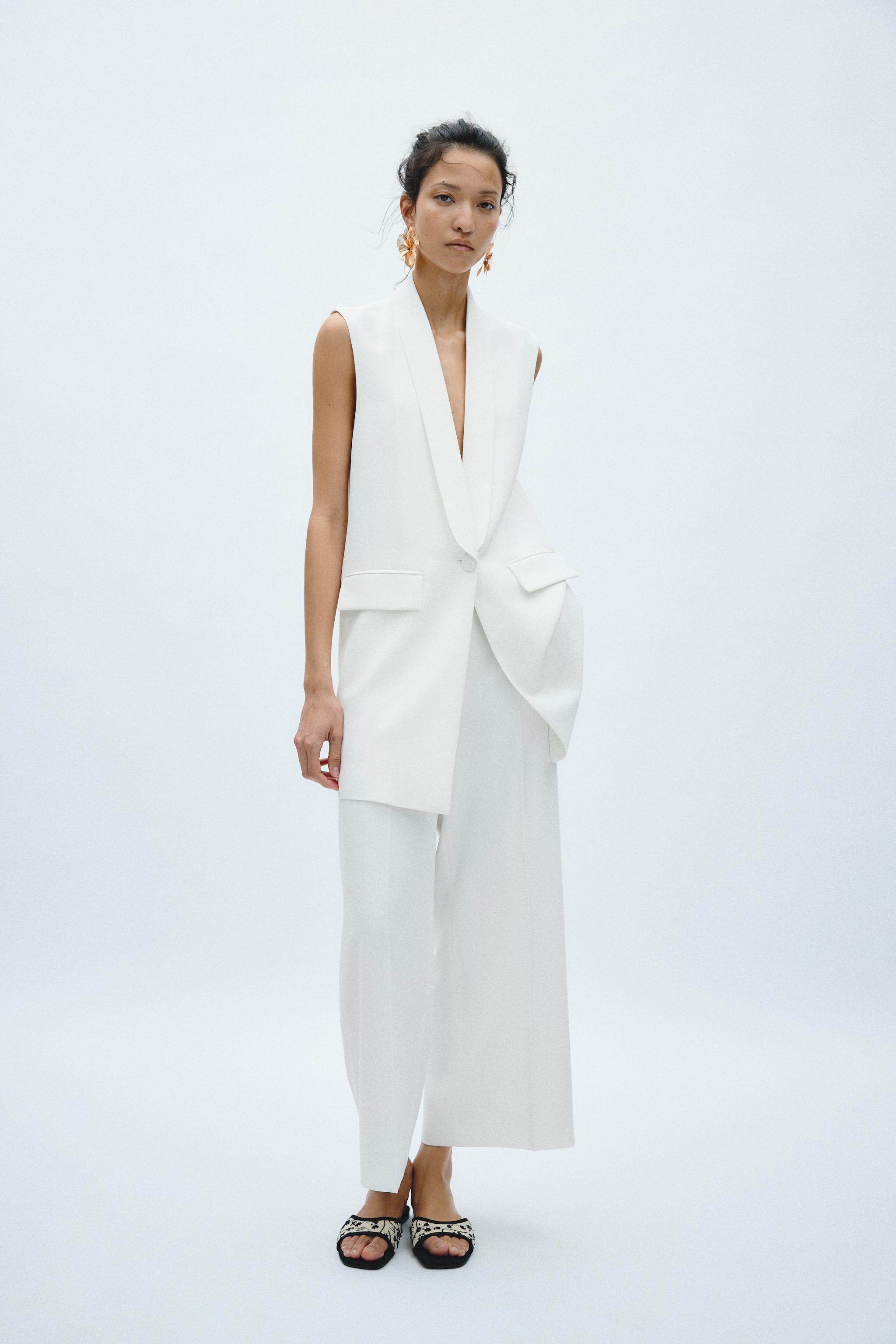 【新品タグ付】UNLIENS v neck gilet ecru Paige V-Neck Tailored Vest | Saks Fifth Avenue