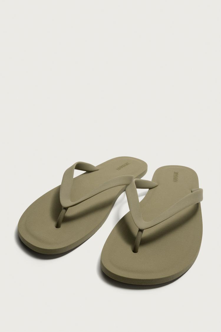 Sandalias con tiras 2