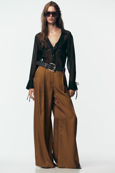 PANTALONS AMPLES SATINATS CINTURÓ - Caramel de Zara