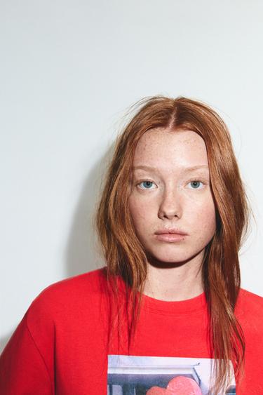 BOGDANKA POZNANOVIĆ T-SHIRT ©2026 - Red by Zara - Image 2