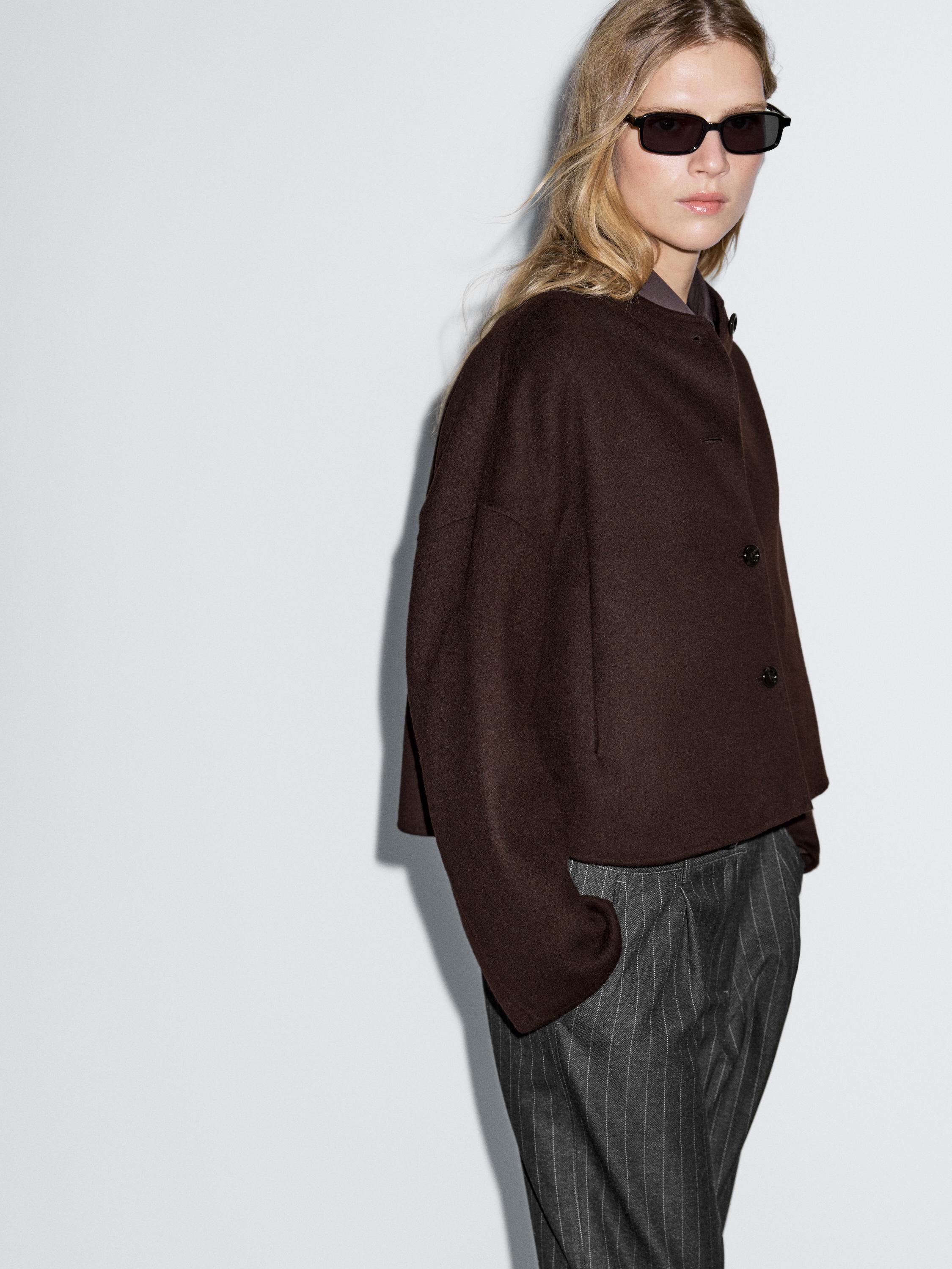 Short jacket with high neck