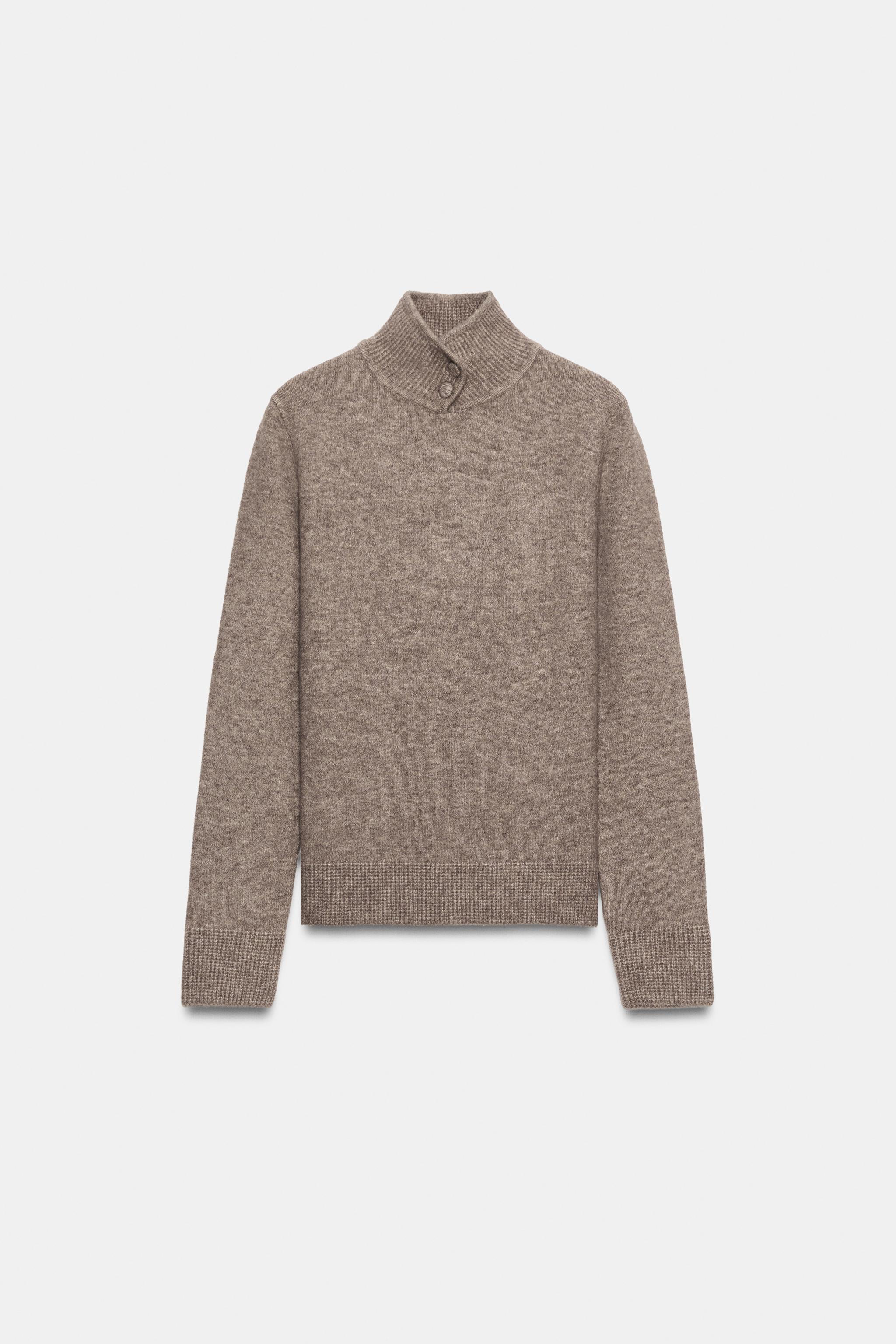 BUTTON KNIT HIGH-NECK SWEATER