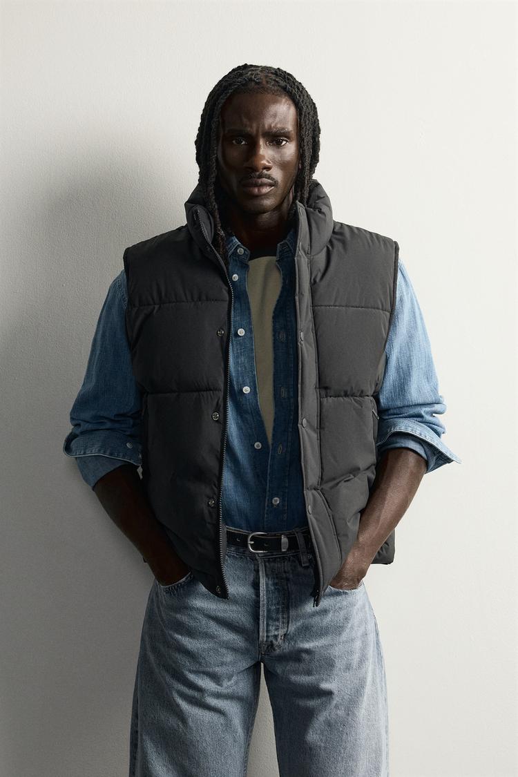 QUILTED TECHNICAL VEST — Black