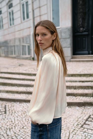 BLOUSE SATINÉE TISSU BRILLANT - Vanille de Zara - Image 3