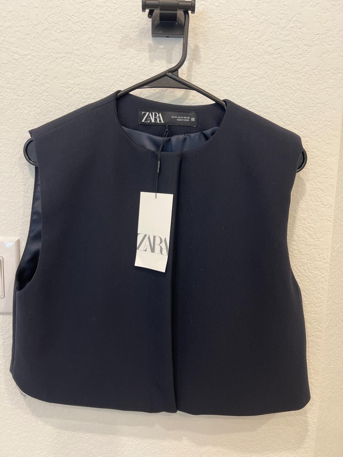 SHORT VEST WITH SHOULDER PADS - Image 3