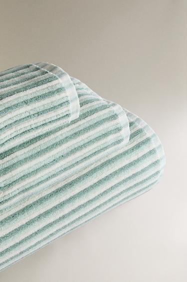 TEXTURED BATH TOWEL WITH COLOURED STRIPES - Ecru / Green by Zara - Image 1