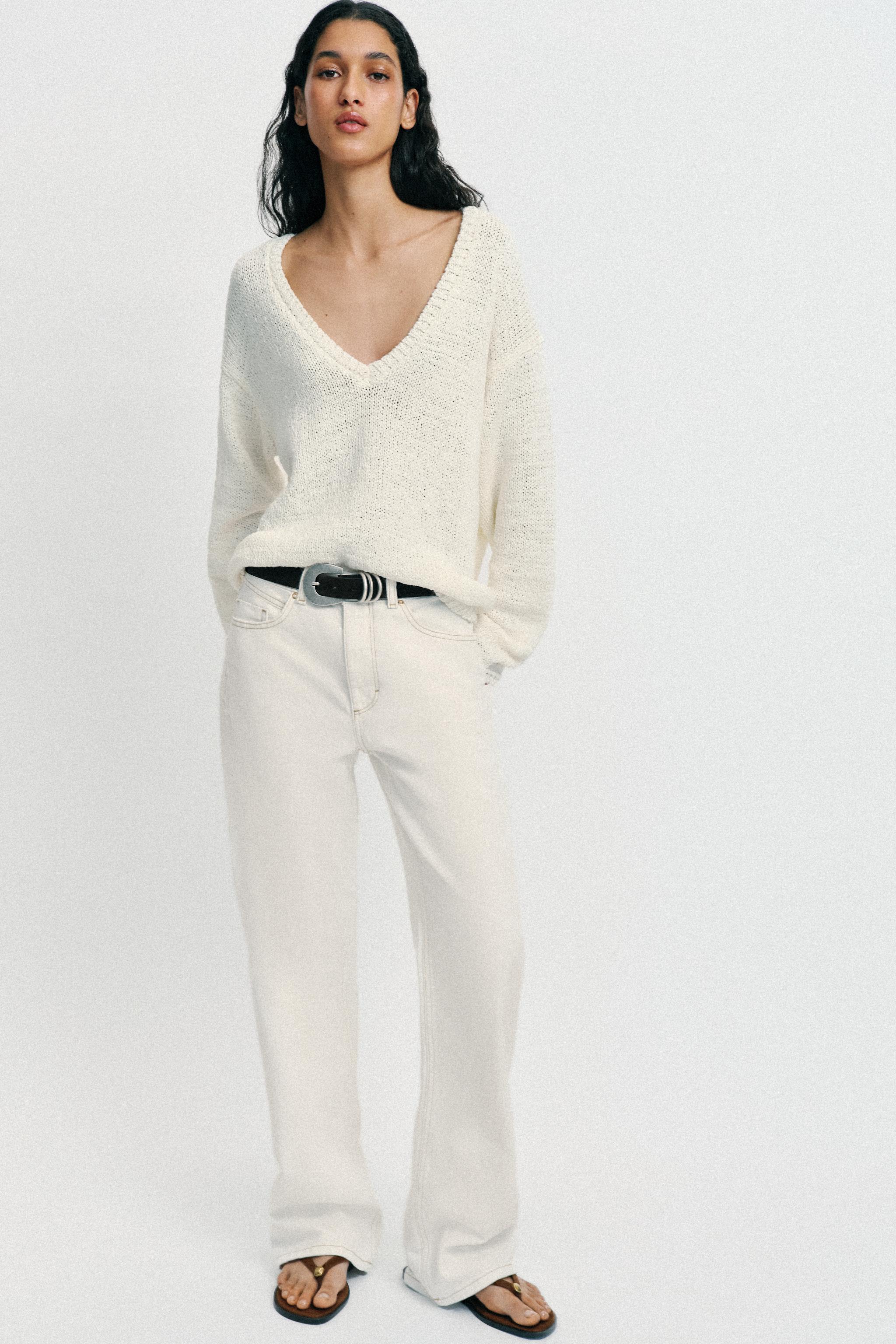V-NECK KNIT JUMPER