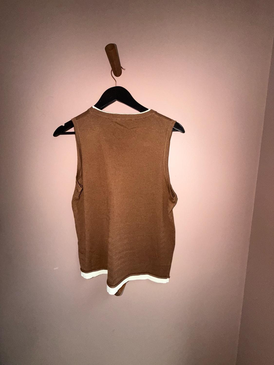 CONTRAST TRIM KNITTED WAISTCOAT - Image 4