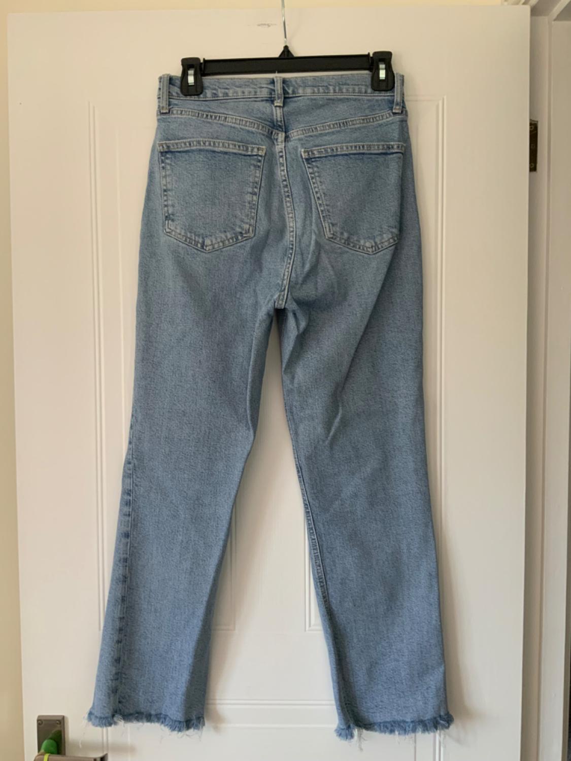 HIGH WAISTED RAW EDGE JEANS - Image 3