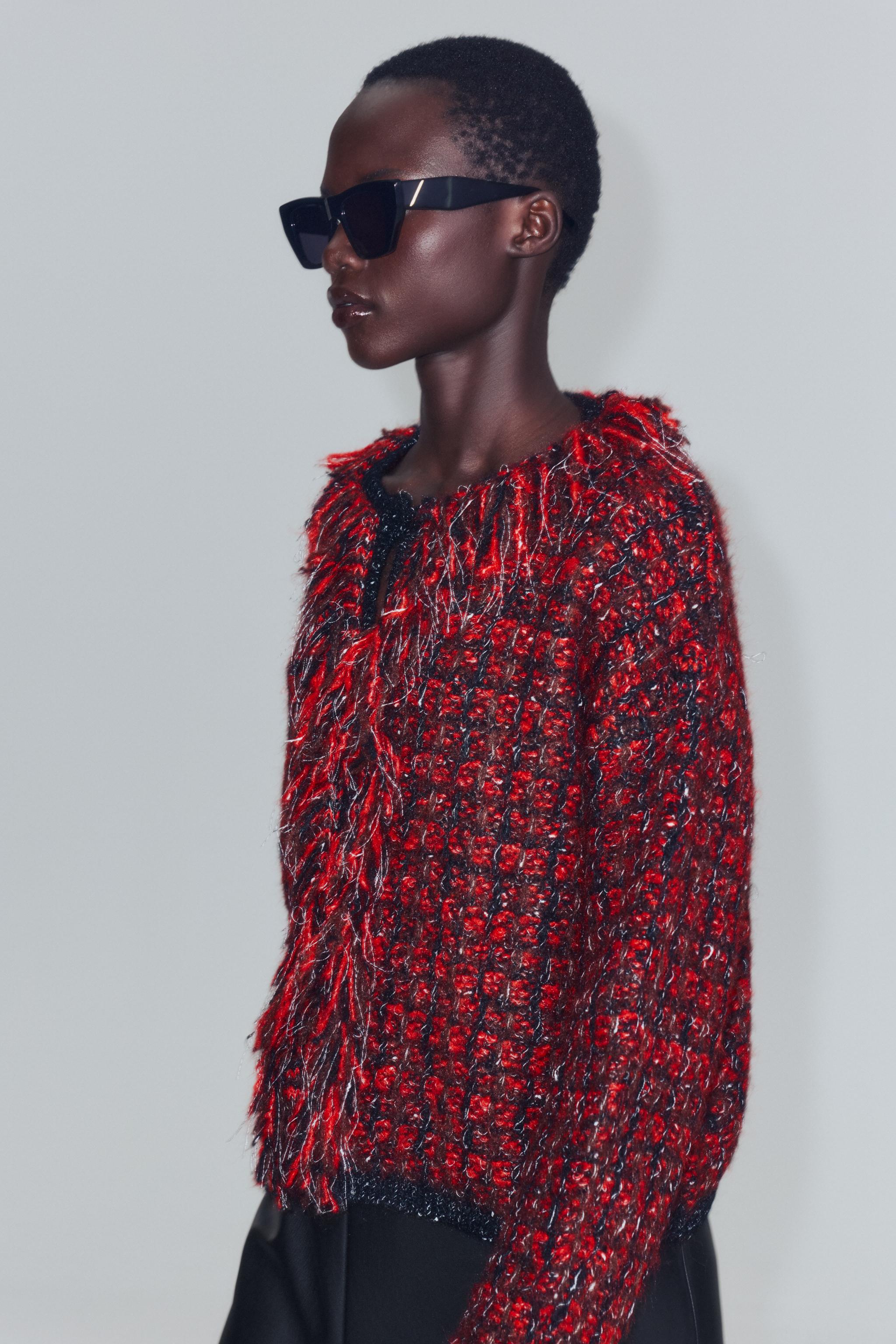 GILET EN MAILLE STRUCTURÉE À FRANGES