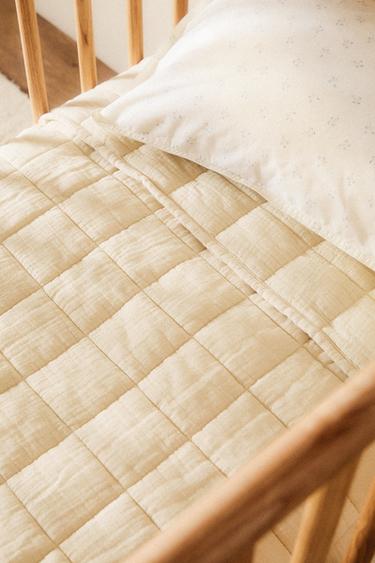 EDREDÓN INFANTIL GASA CUADRADOS - Mantequilla de Zara