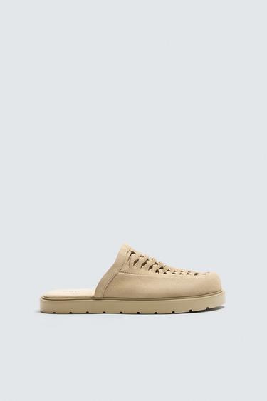 ZUECO PIEL TRENZADO - Beige de Zara