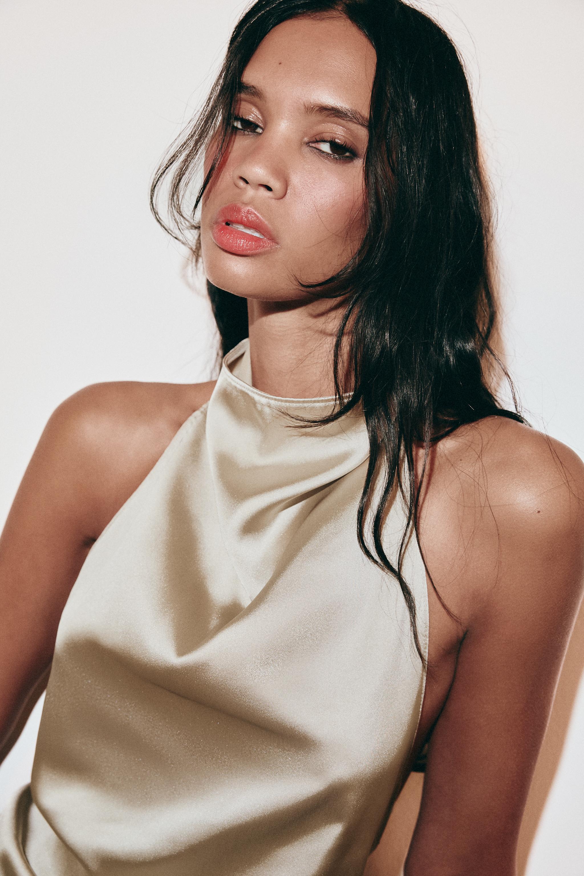 TOP HALTER SATINÉ
