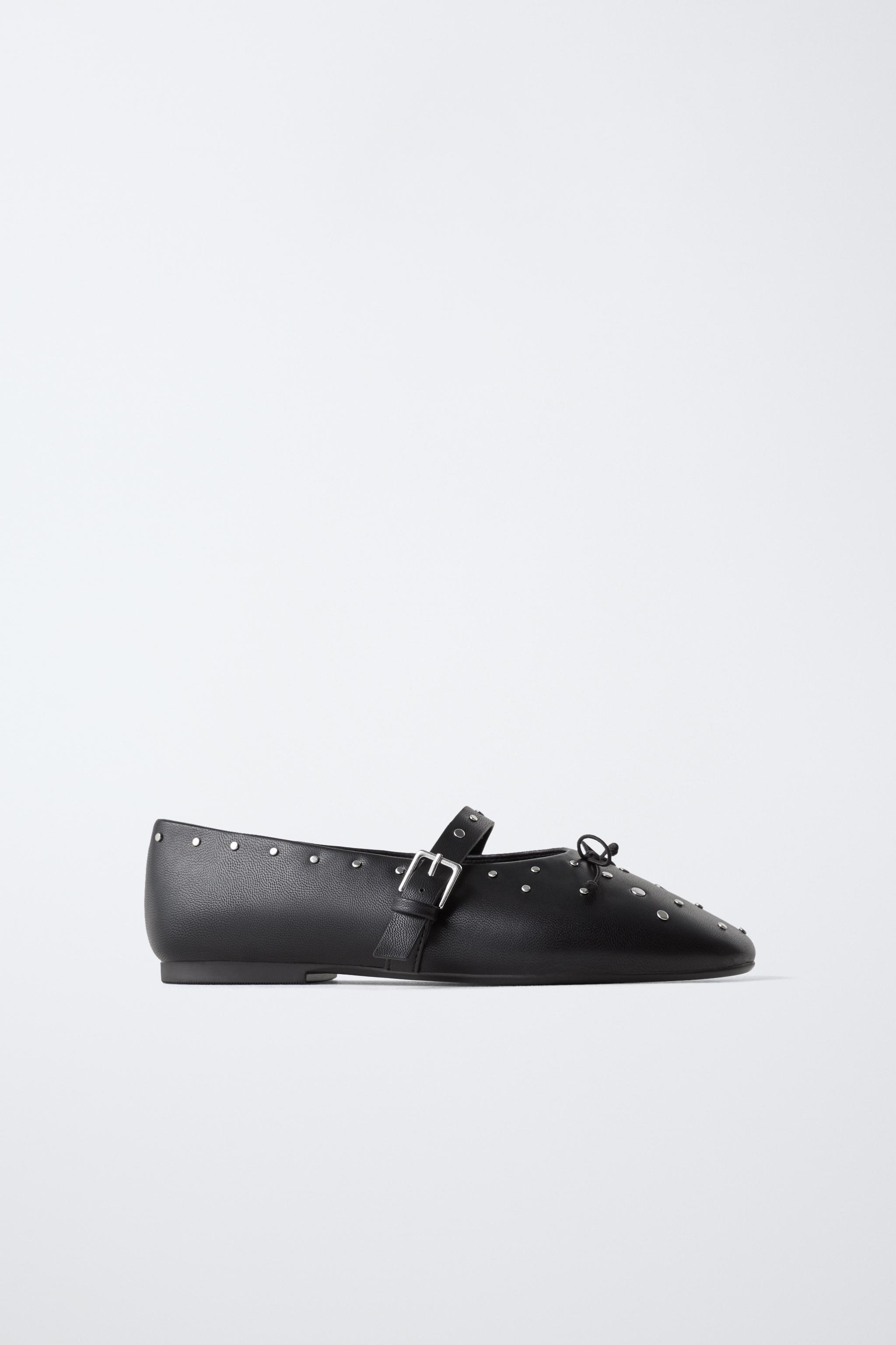 BALLERINES CLOUTÉES