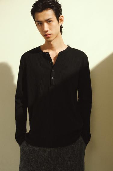 Zara 鈕釦領紋理 T 恤 - 黑色