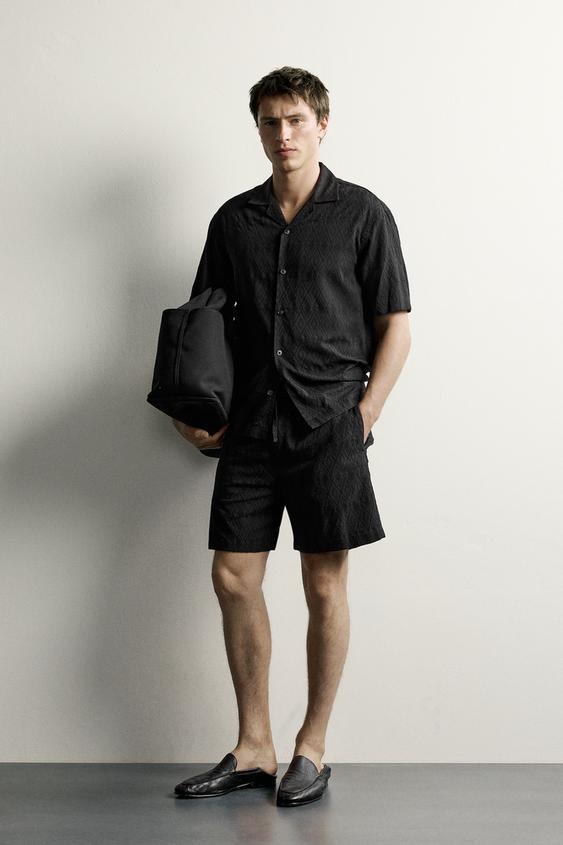 BERMUDA REGULAR FIT JACQUARD GEOMÉTRICO - Negro de Zara - Imagen 0