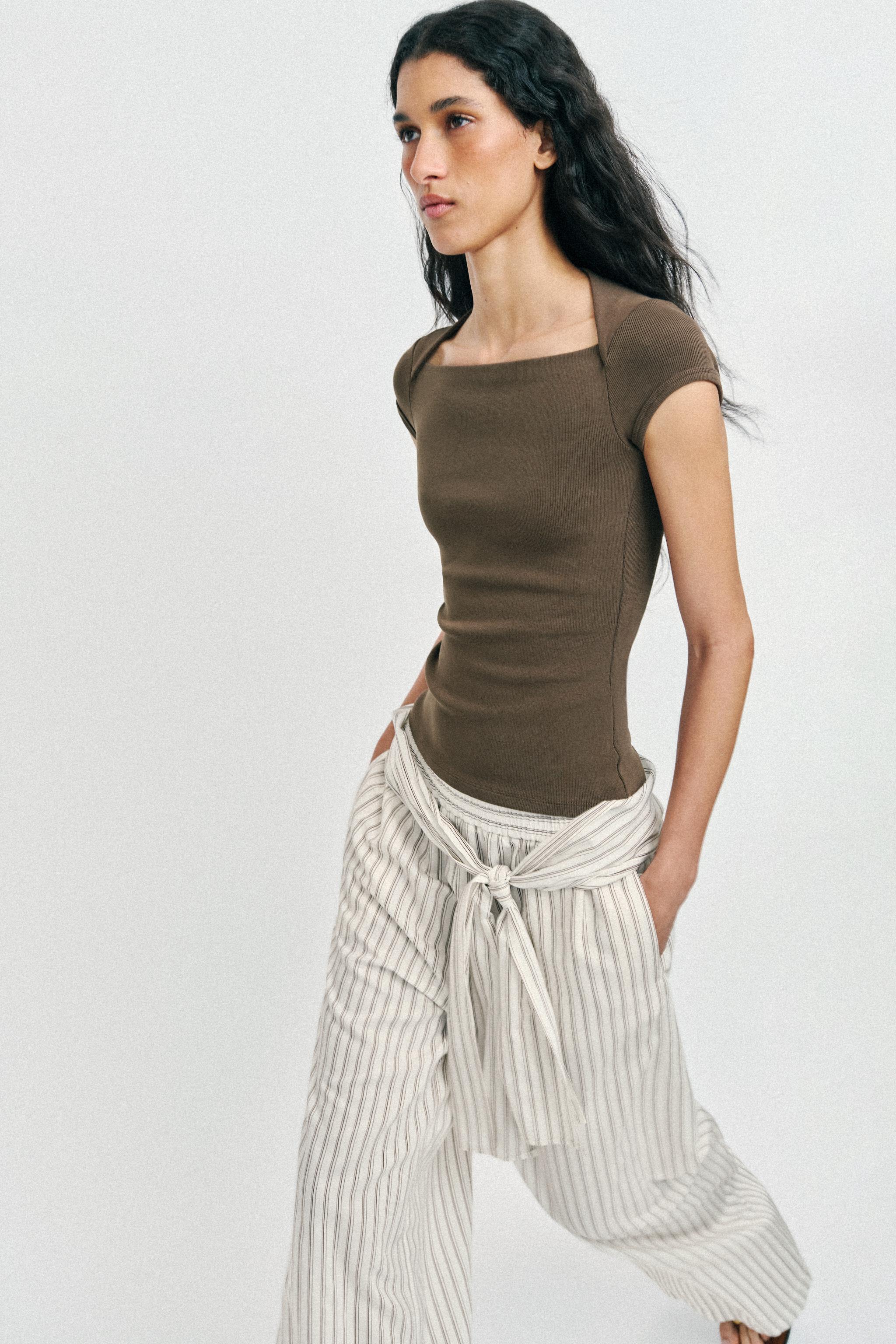スクエアネックTシャツ - ホワイト | ZARA Japan / 日本
