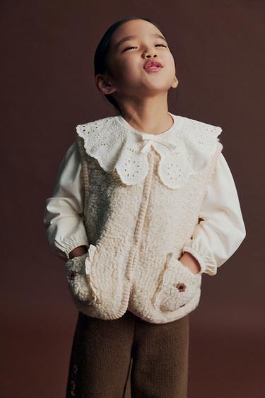 FAUX SHEARLING KNIT VEST WITH EMBROIDERED FLOWERS - Ecru de Zara - Image 4