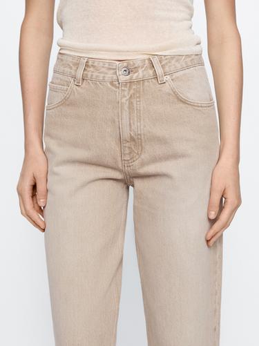 Jeans relaxed barrel tiro alto - Tostado vigoré de Zara