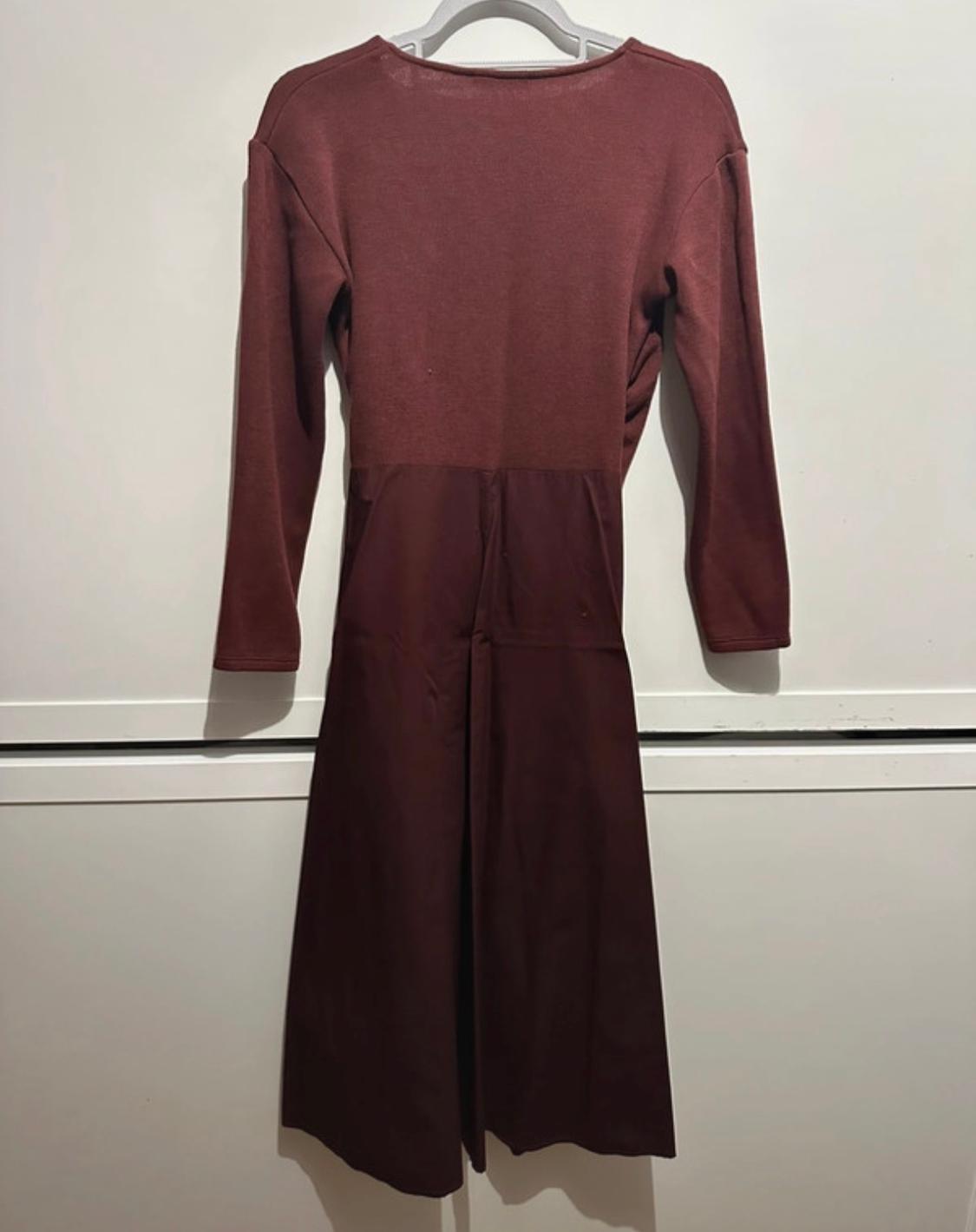 VESTIDO BURDEOS BOTONES - Image 3
