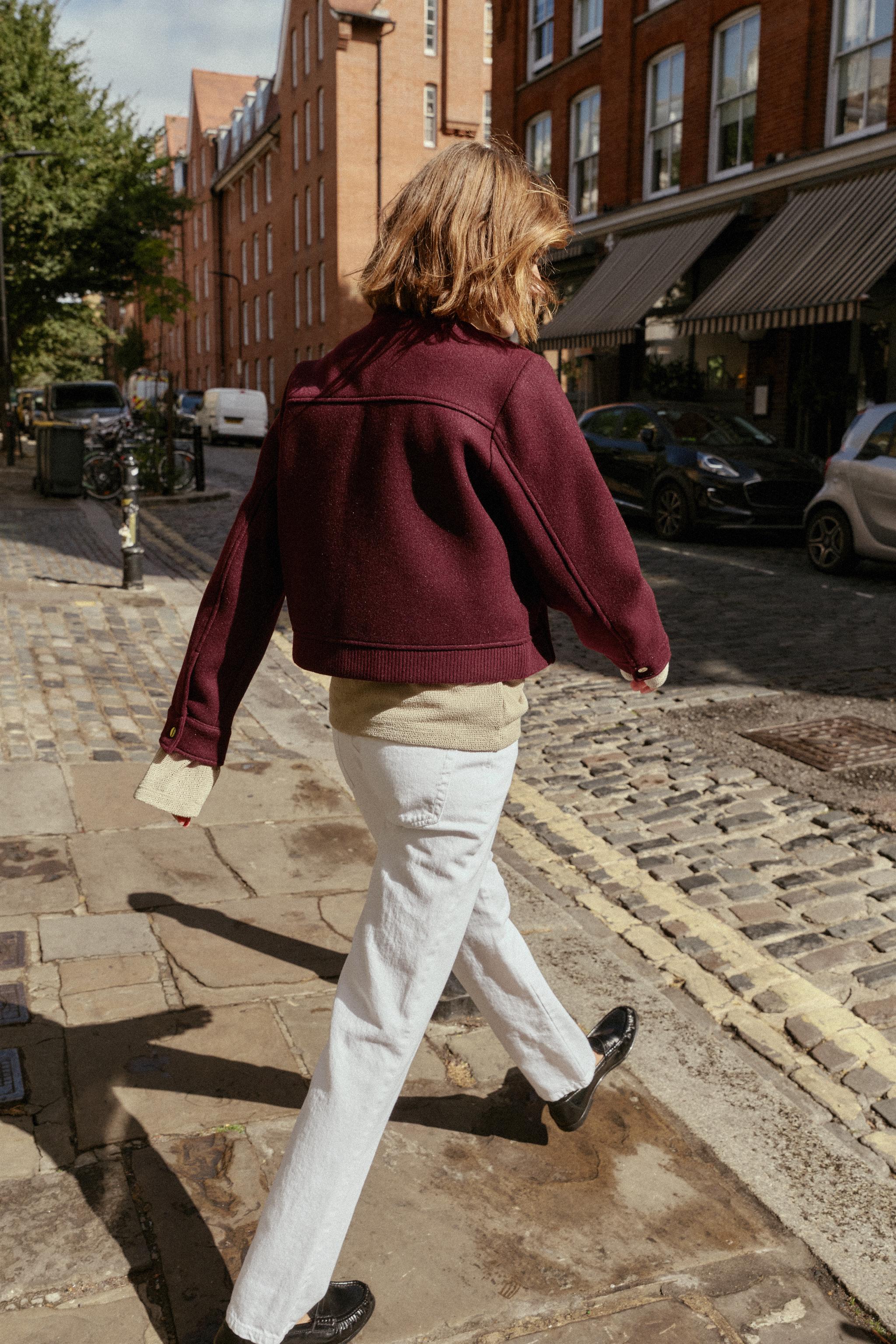 VESTE COURTE DOUCE AU TOUCHER