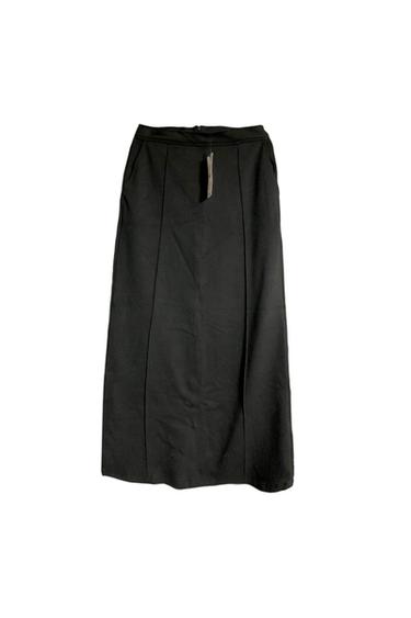 BLACK SKIRT