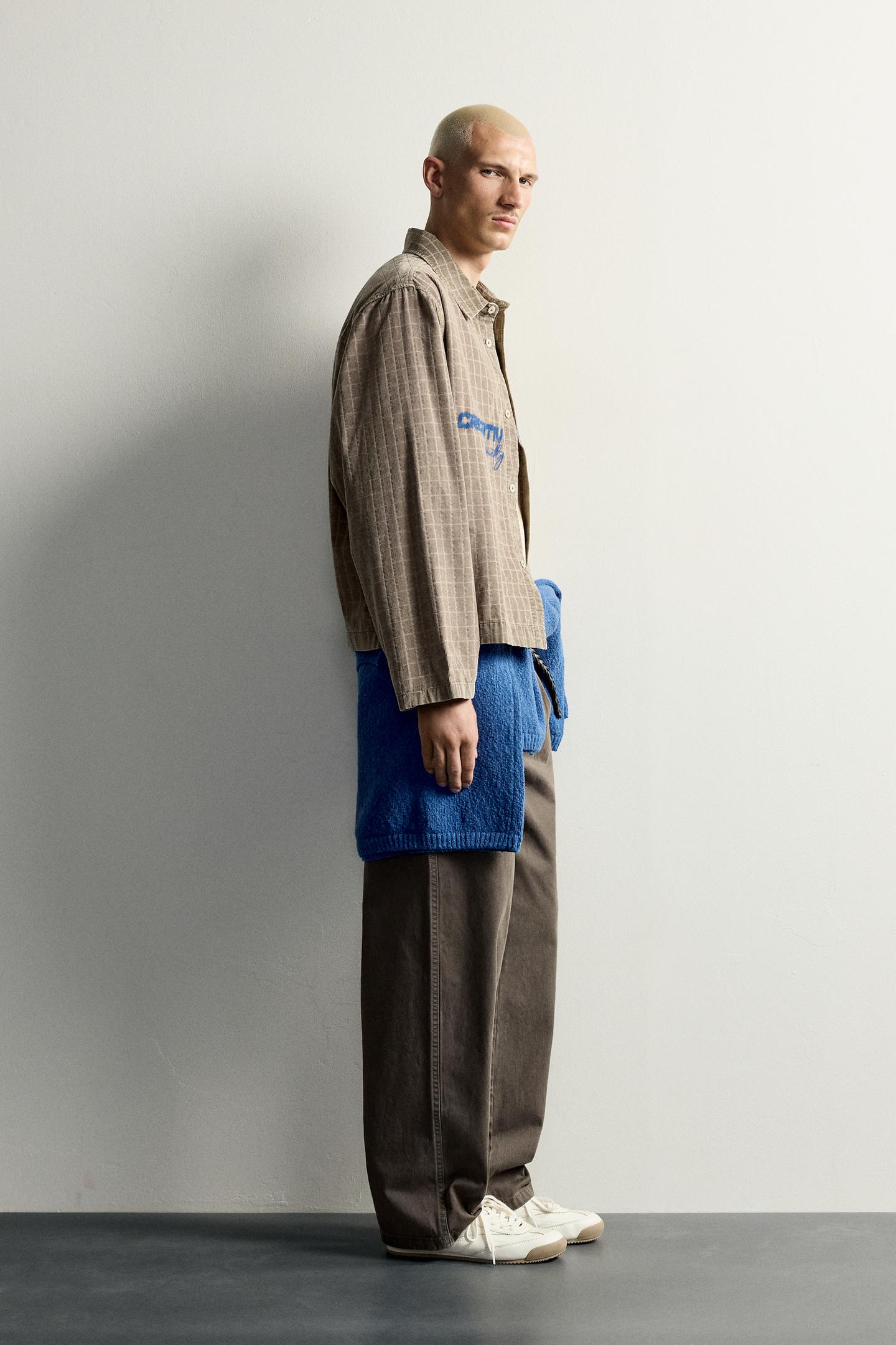 Мужская рубашка Zara Embroidered Text Boxy, цвет: Коричневый меланжевый — фото 4