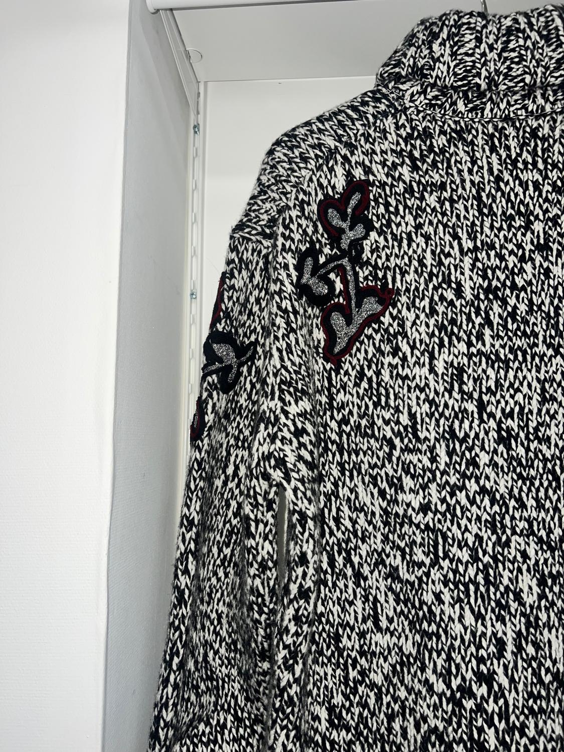 LIMITED EDITION EMBROIDERED SWEATER - Image 5