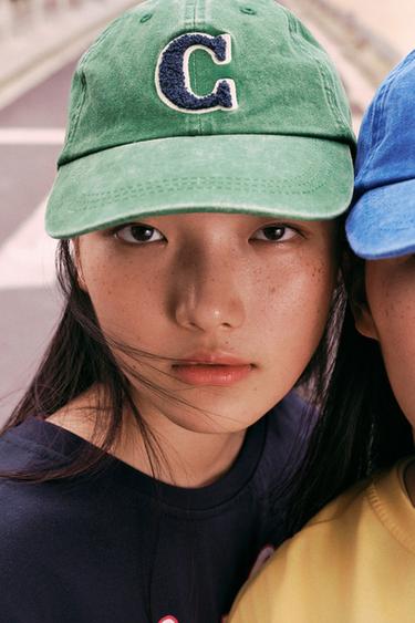 CASQUETTE EFFET DÉLAVÉ À PIÈCE INITIALE - Vert de Zara