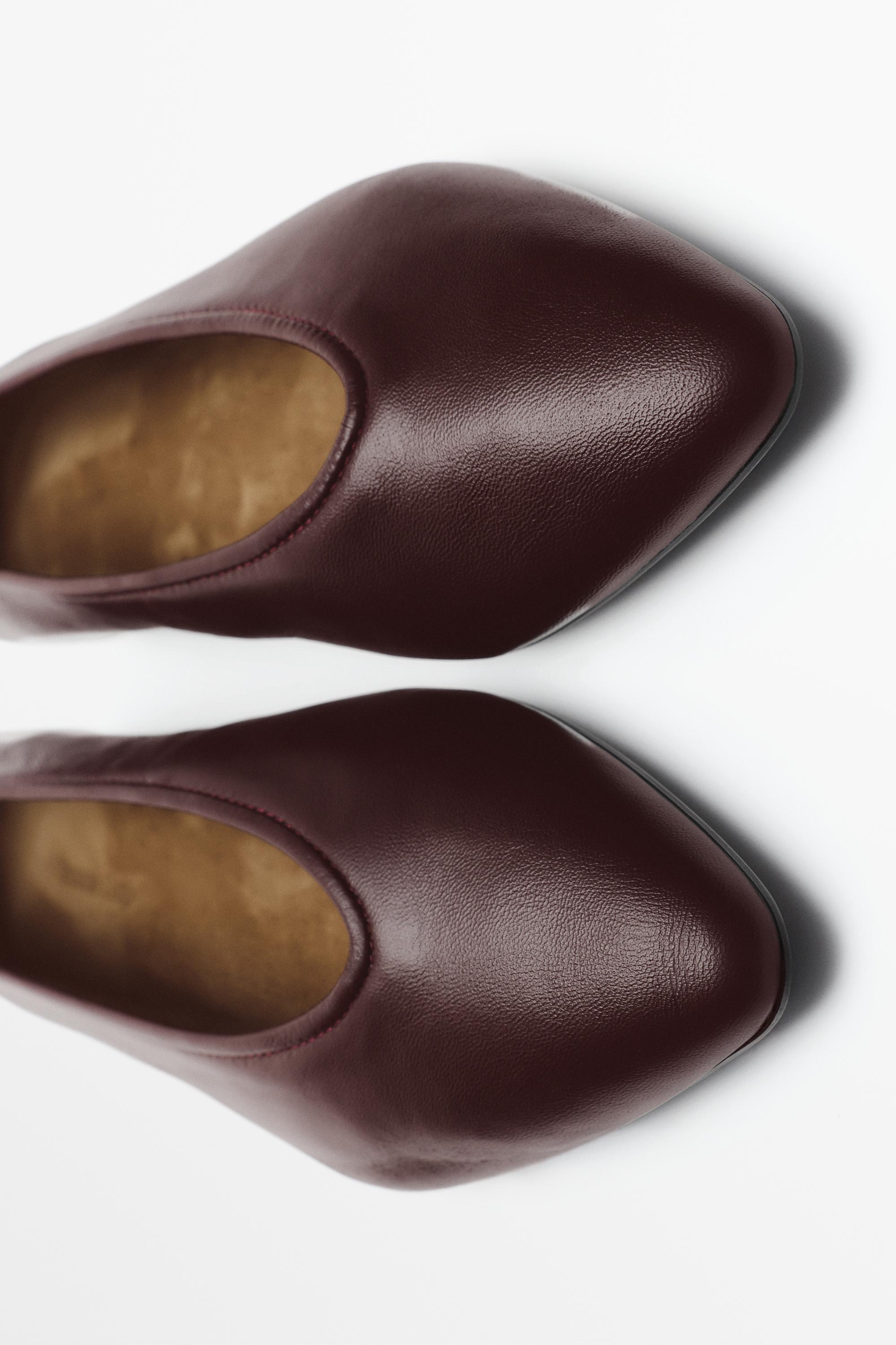 Soft leather pointed toe ballet flat