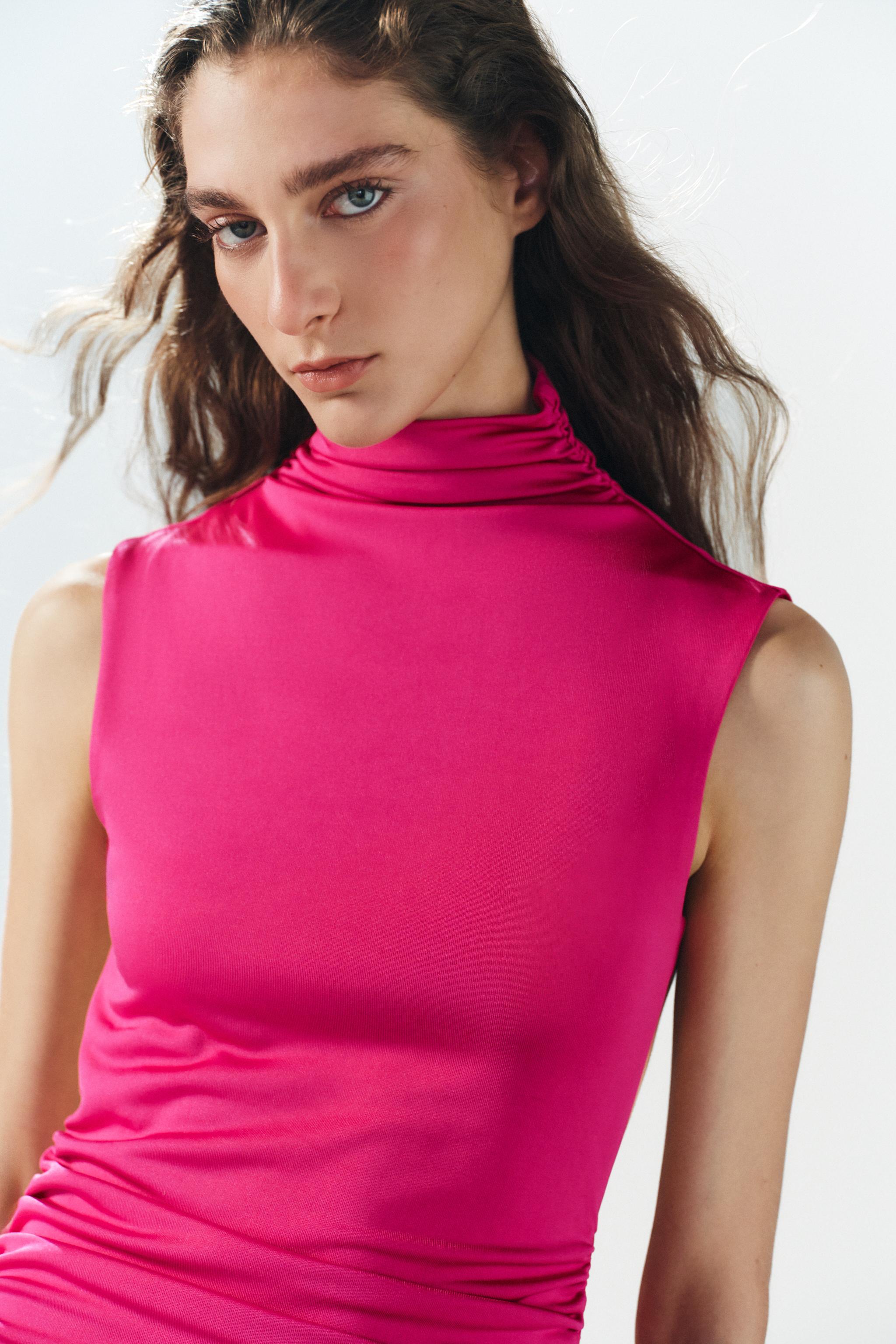 ROBE LONGUE À OUVERTURE AU DOS