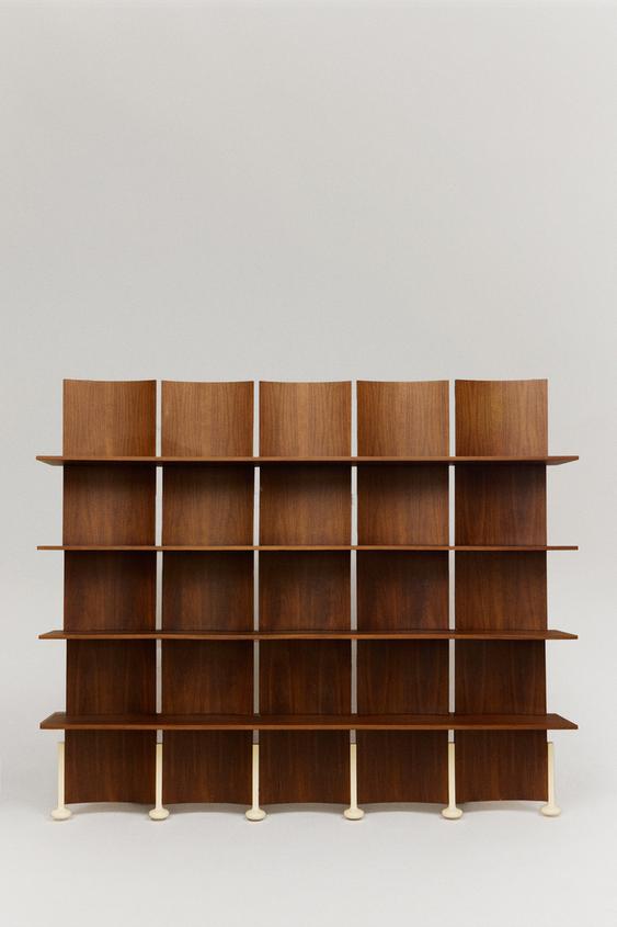 THE QUARRY BOOKSHELF - Marrón de Zara - Imagen 0