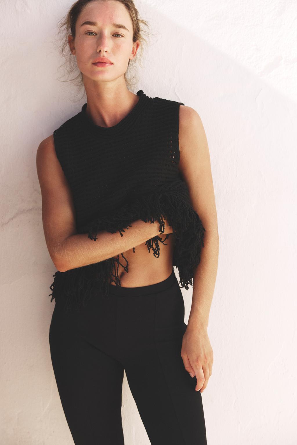 FRINGED CHECK KNIT TOP