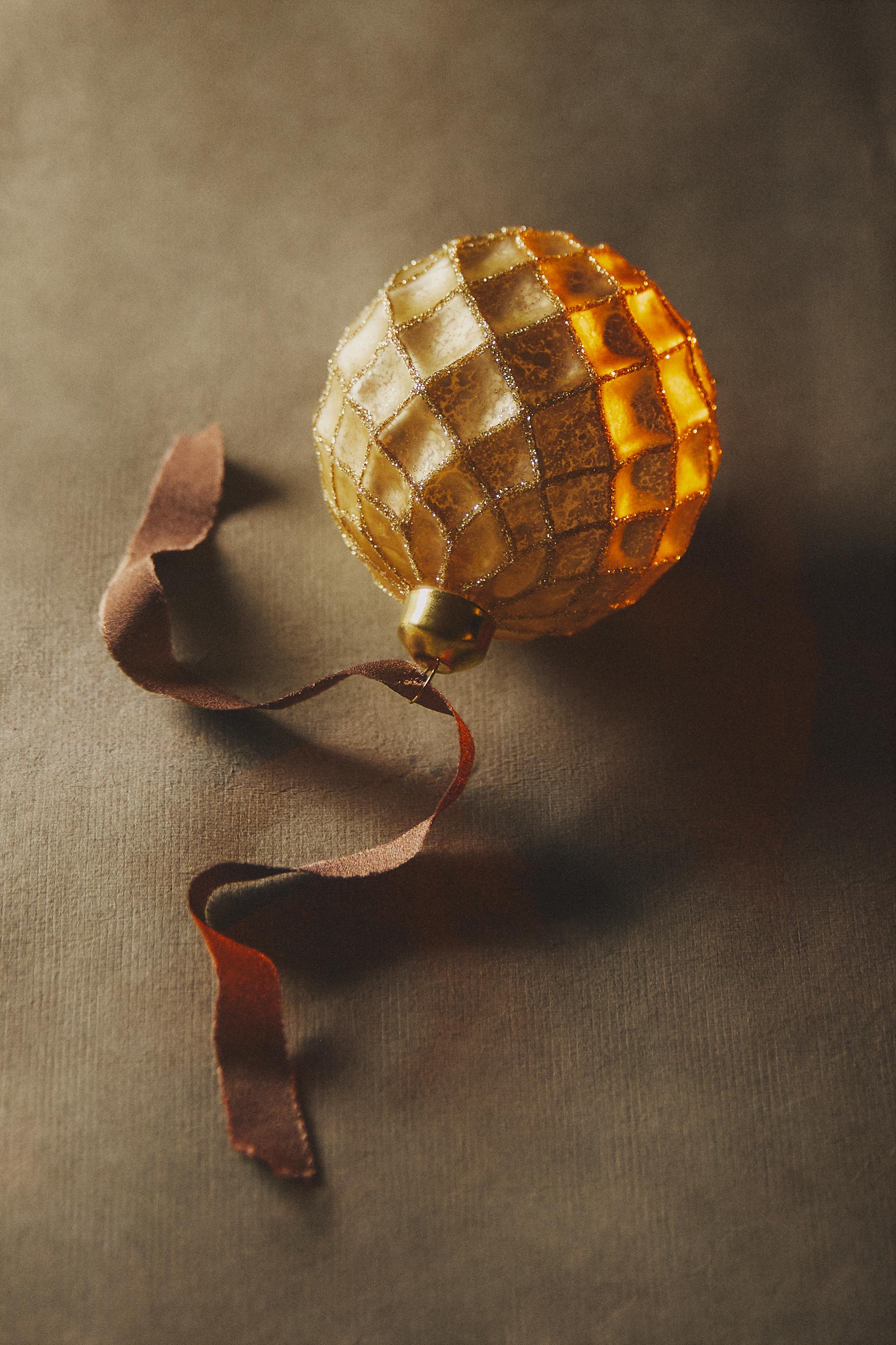 CHRISTMAS TREE BALL ORNAMENT