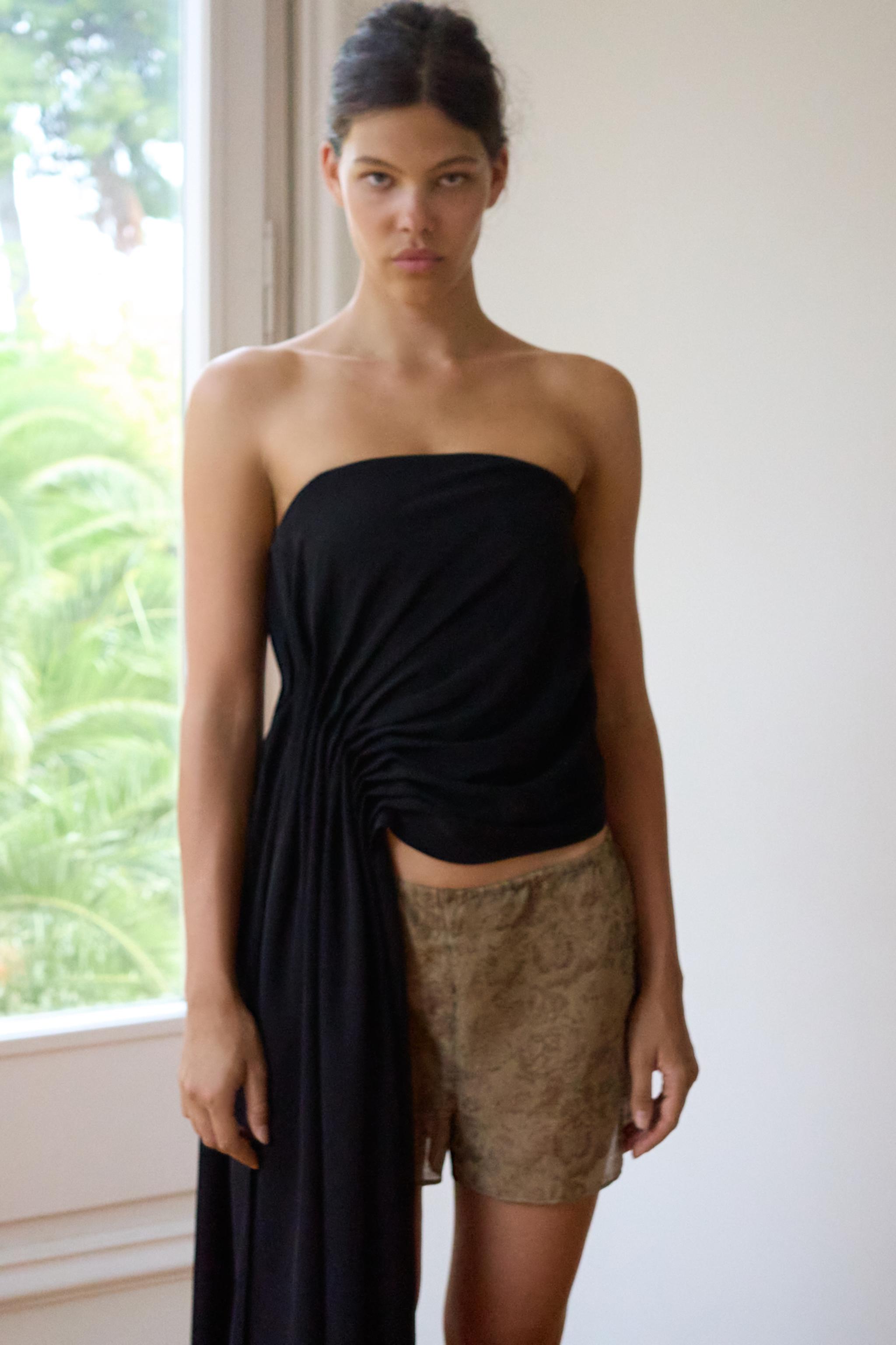 ASYMMETRICAL STRAIGHT-NECK CREPE TOP