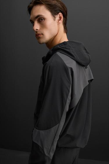 COLOUR BLOCK TECHNICAL JACKET - Black by Zara