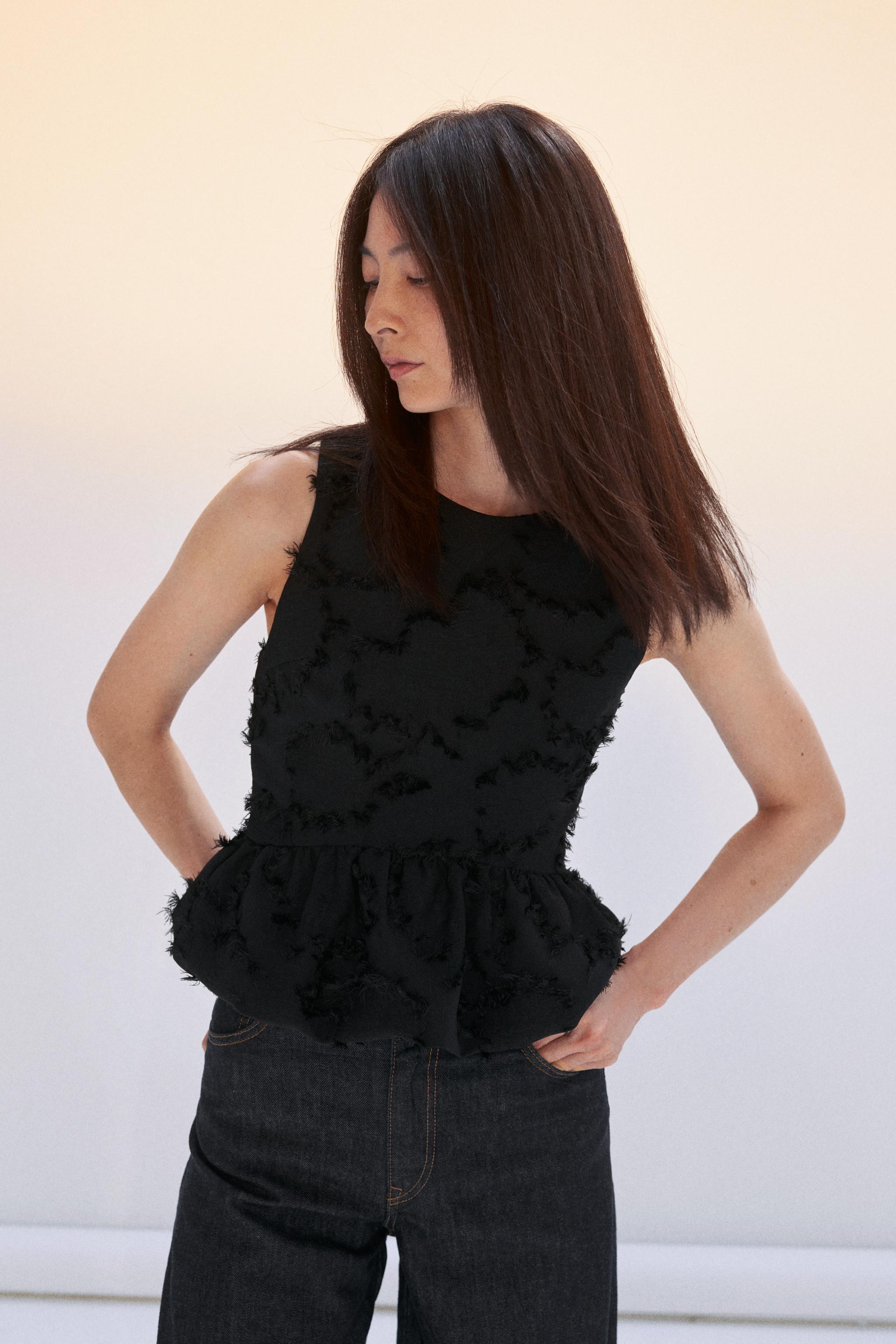 【最終値下げ】On トップス　レディース　XS ブラック ブラックトップス – レディース | ZARA 日本