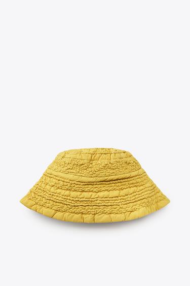 GORRO BOB TEXTURA X FANGLU LIN - Mostaza de Zara
