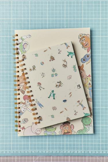 PETIT CARNET À ANNEAUX POUR ENFANT TOY STORY ©DISNEY/PIXAR - Multicolore de Zara - Image 5