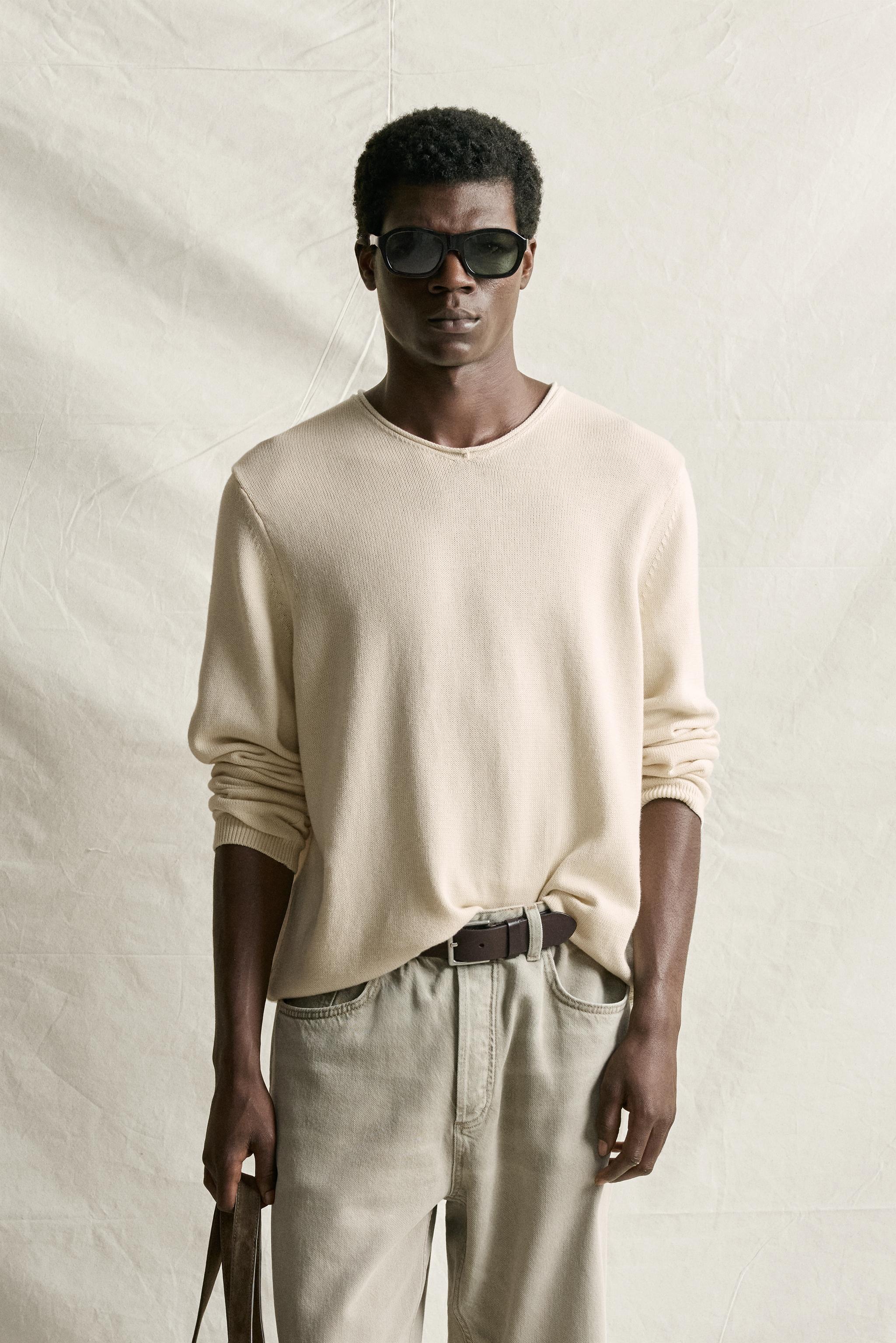 RELAXED FIT COTTON V-NECK SWEATER