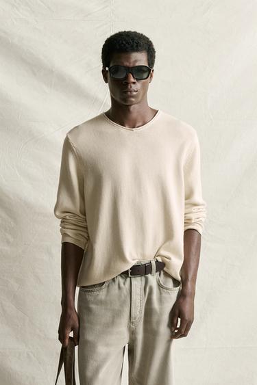 RELAXED FIT COTTON V-NECK SWEATER — Ecru 2