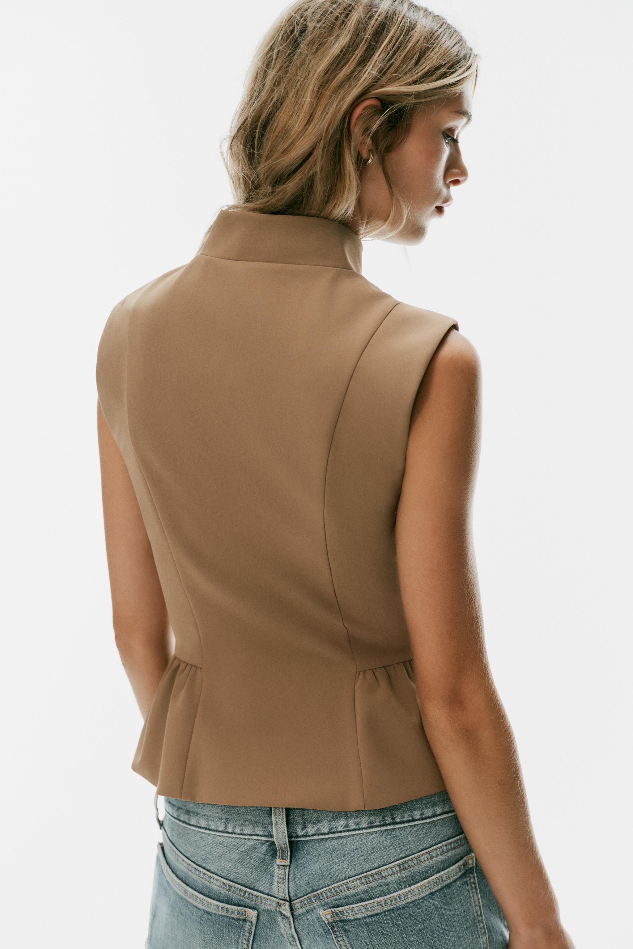 Женские жилеты Zara PEPLUM BUTTON VEST TOP — фото 5