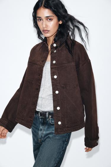 CAZADORA DENIM BOLSILLOS PLASTRÓN - Marrón de Zara