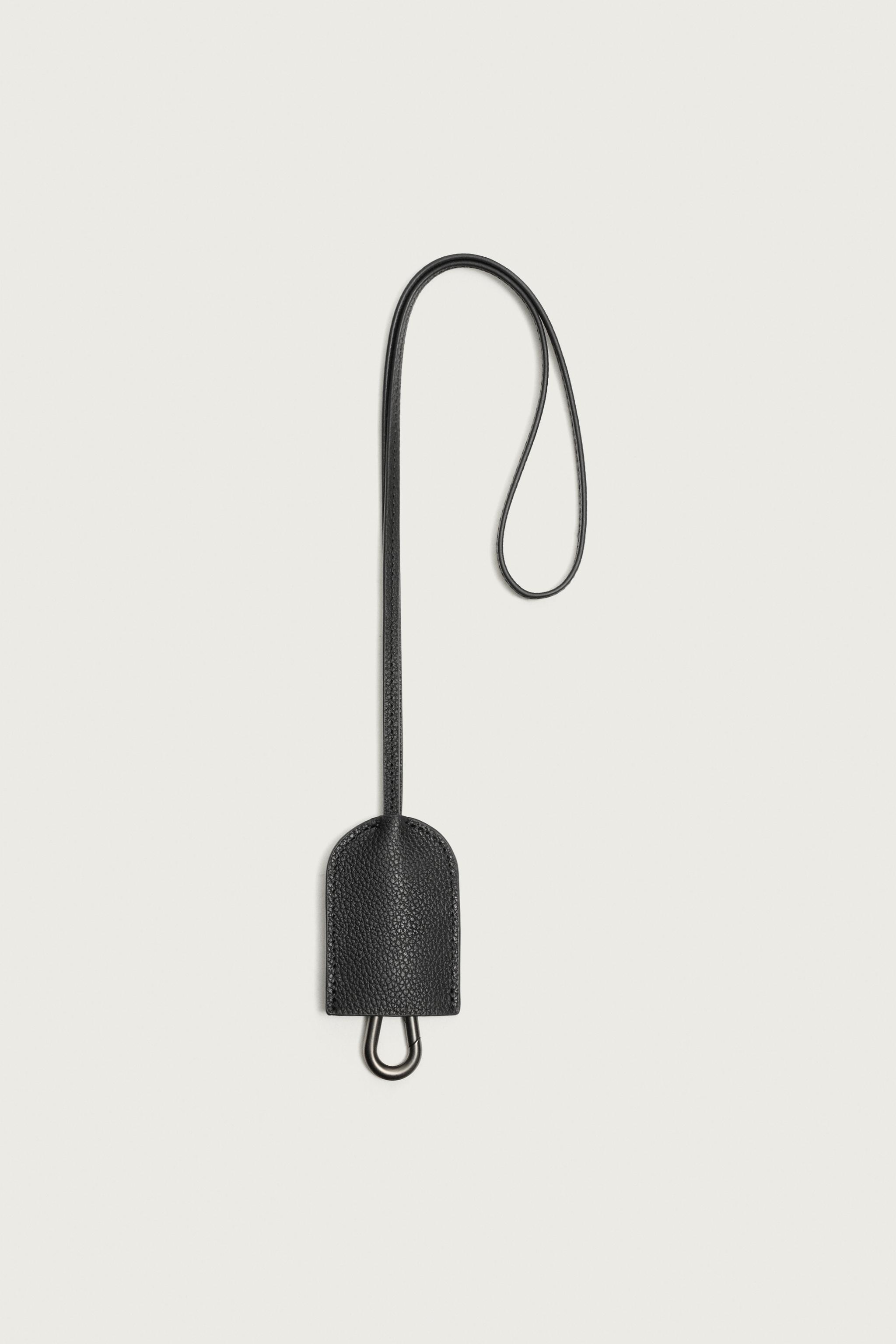Мужские брелоки Zara LEATHER PENDANT KEYCHAIN