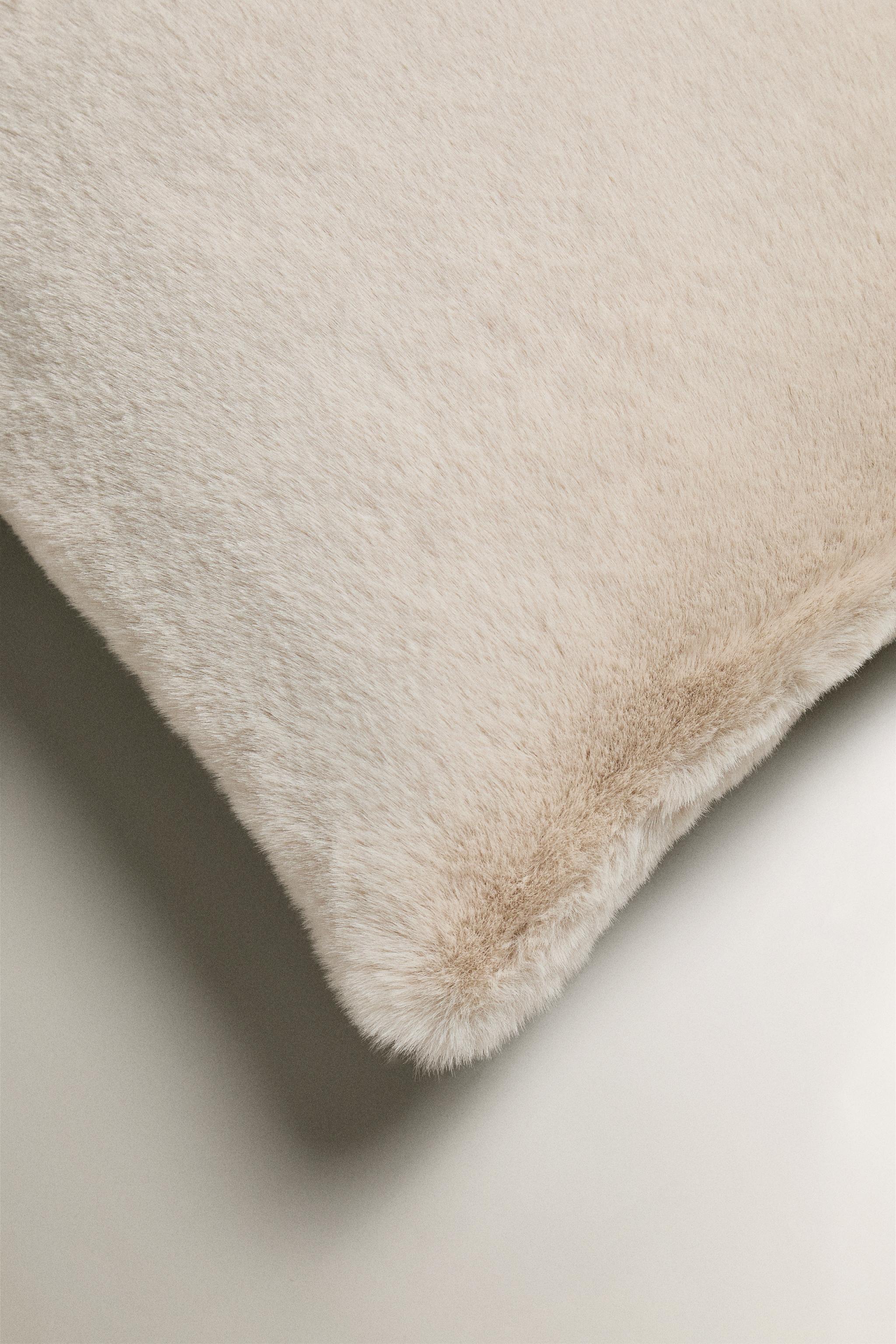 HOUSSE DE COUSSIN FOURRURE